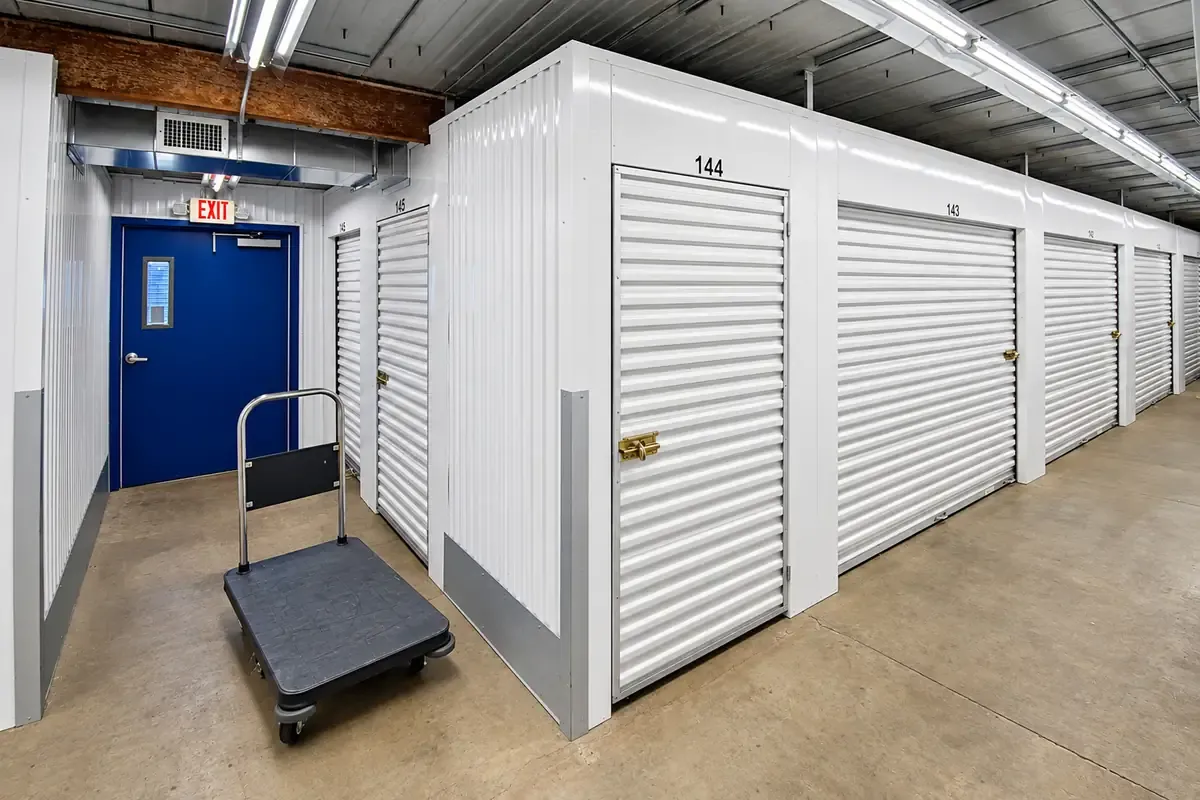 Climate Controlled Unit with Moving Cart